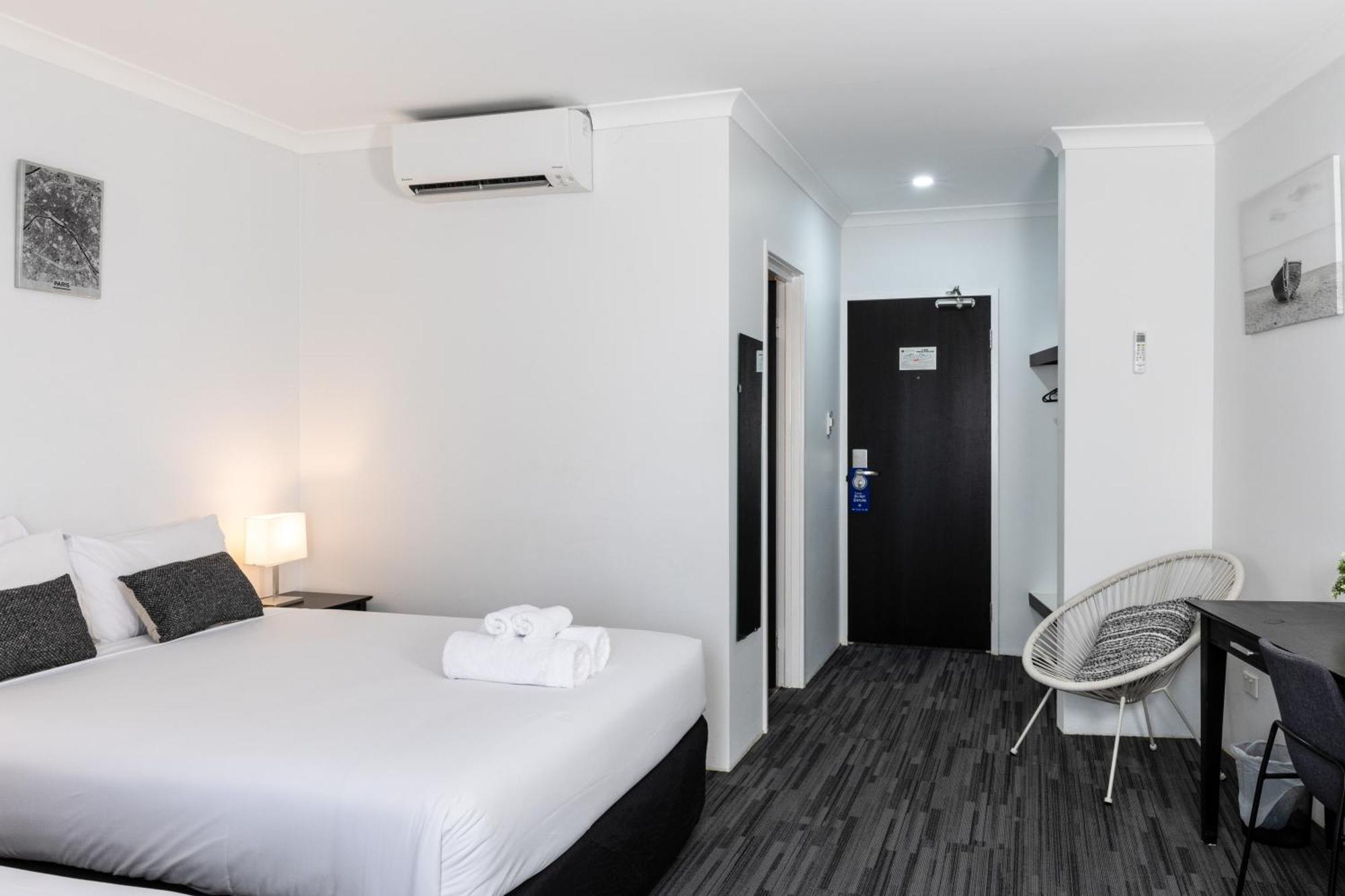 Joondalup City Hotel Перт Экстерьер фото