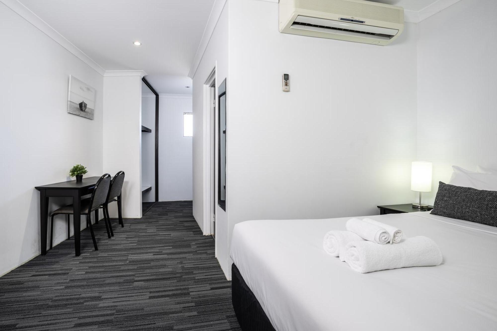 Joondalup City Hotel Перт Экстерьер фото