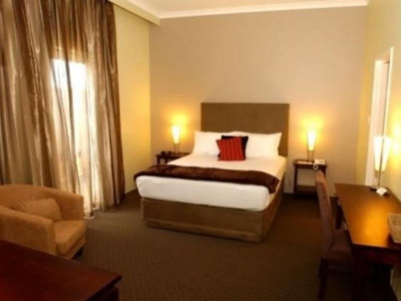 Joondalup City Hotel Перт Экстерьер фото